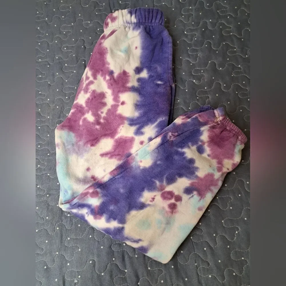 Bucee's tie dye sweat pants size youth small